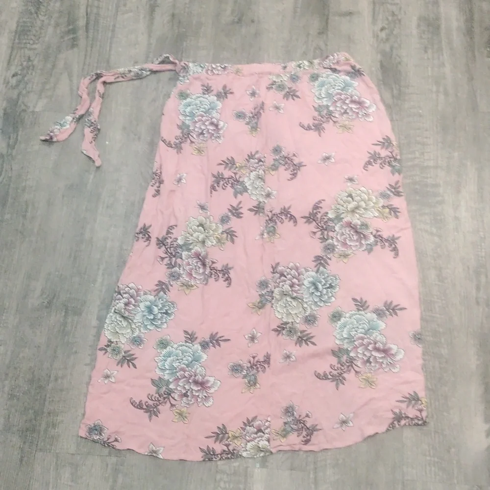 Xhilaration Asymmetrical Pink Floral Skirt